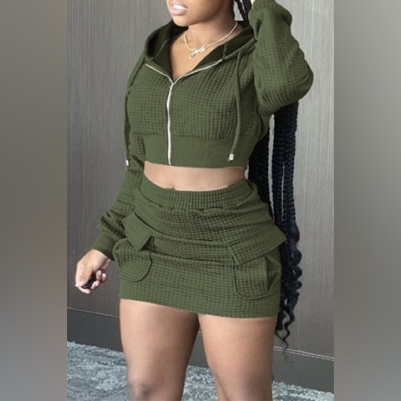 Wholesale Dresses & Skirts - Army Green Sexy Casual Solid Basic Hooded Collar Long Sleeve Two Pieces